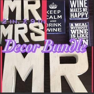 Mr & Mrs signs an wine post